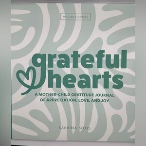 Grateful Hearts Journal by Modern Kid Press